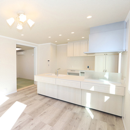 LDK リビング側から